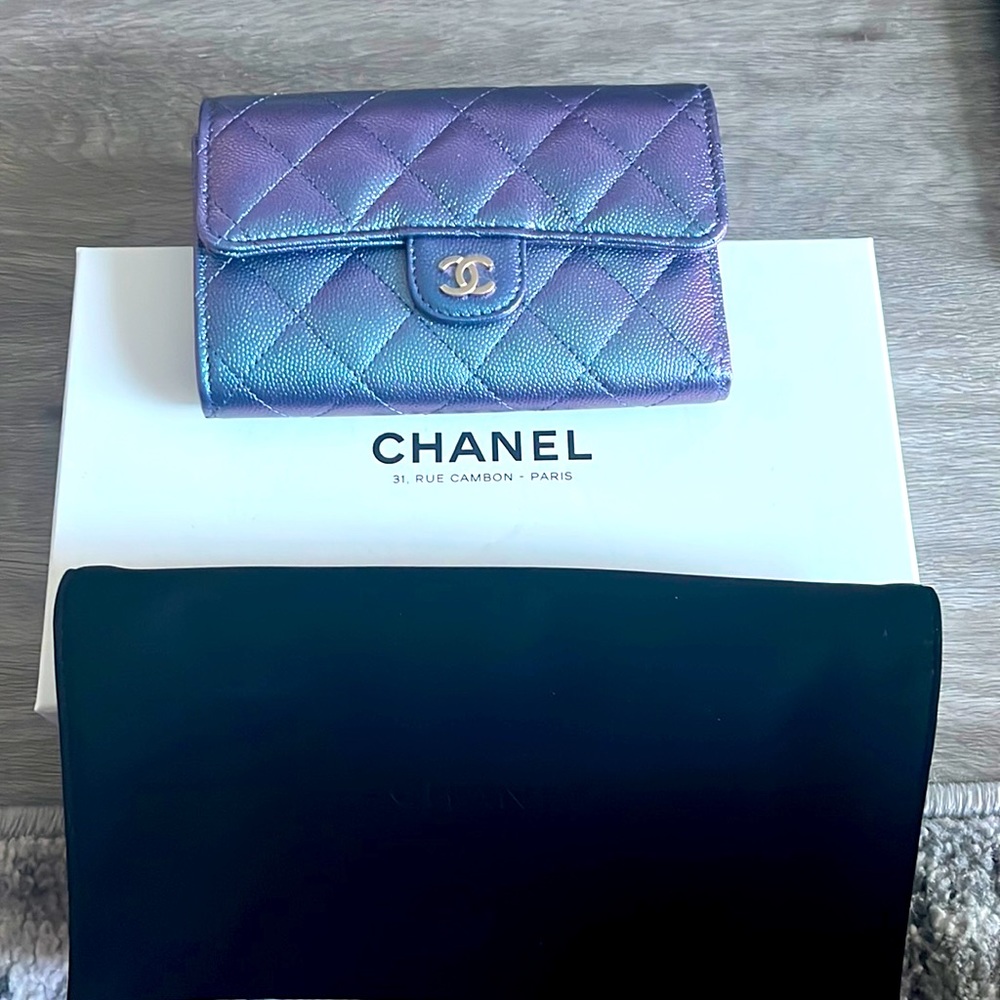 CHANEL trifold classic flip wallet